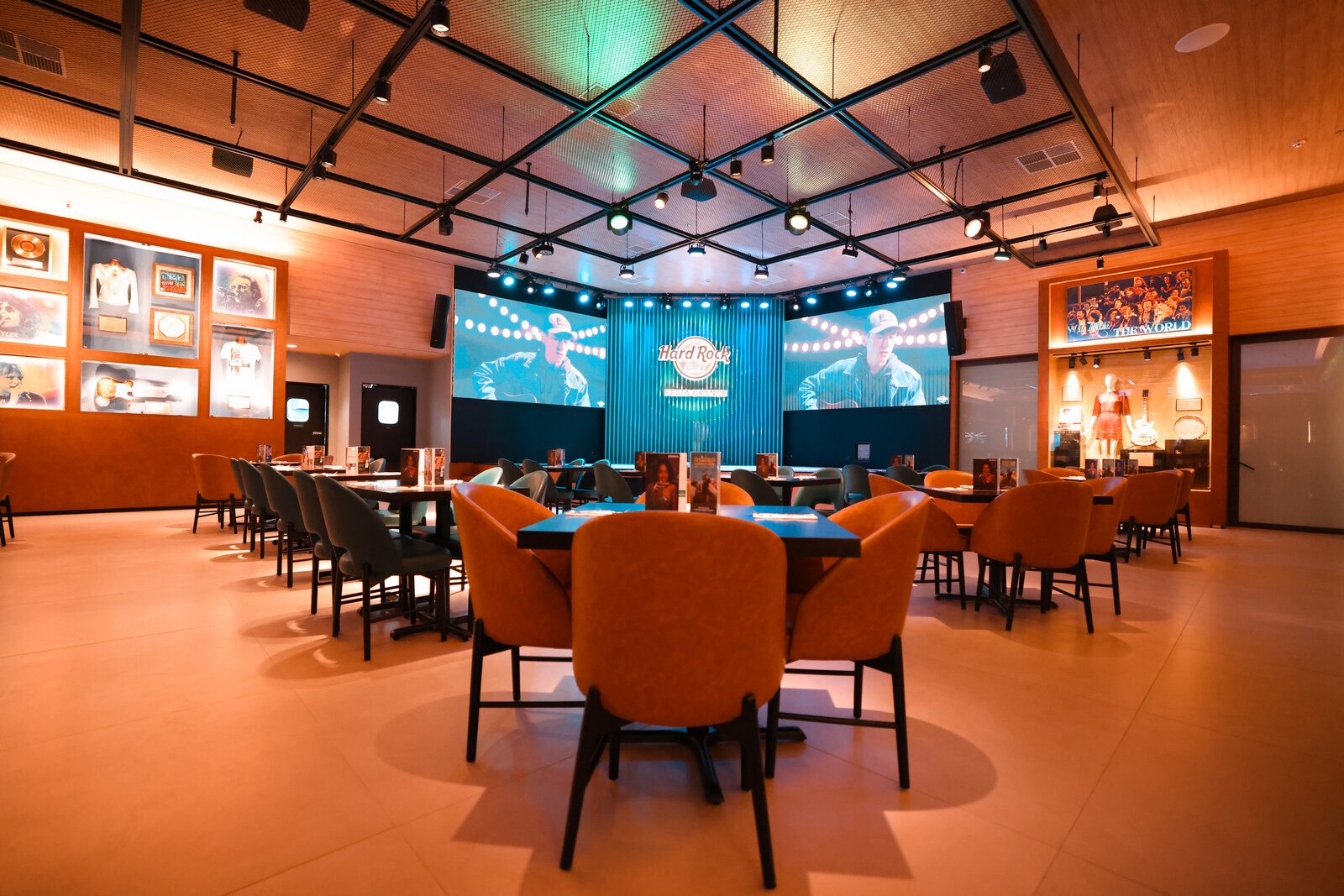 Ambiente do Hard Rock Cafe Praia Grande